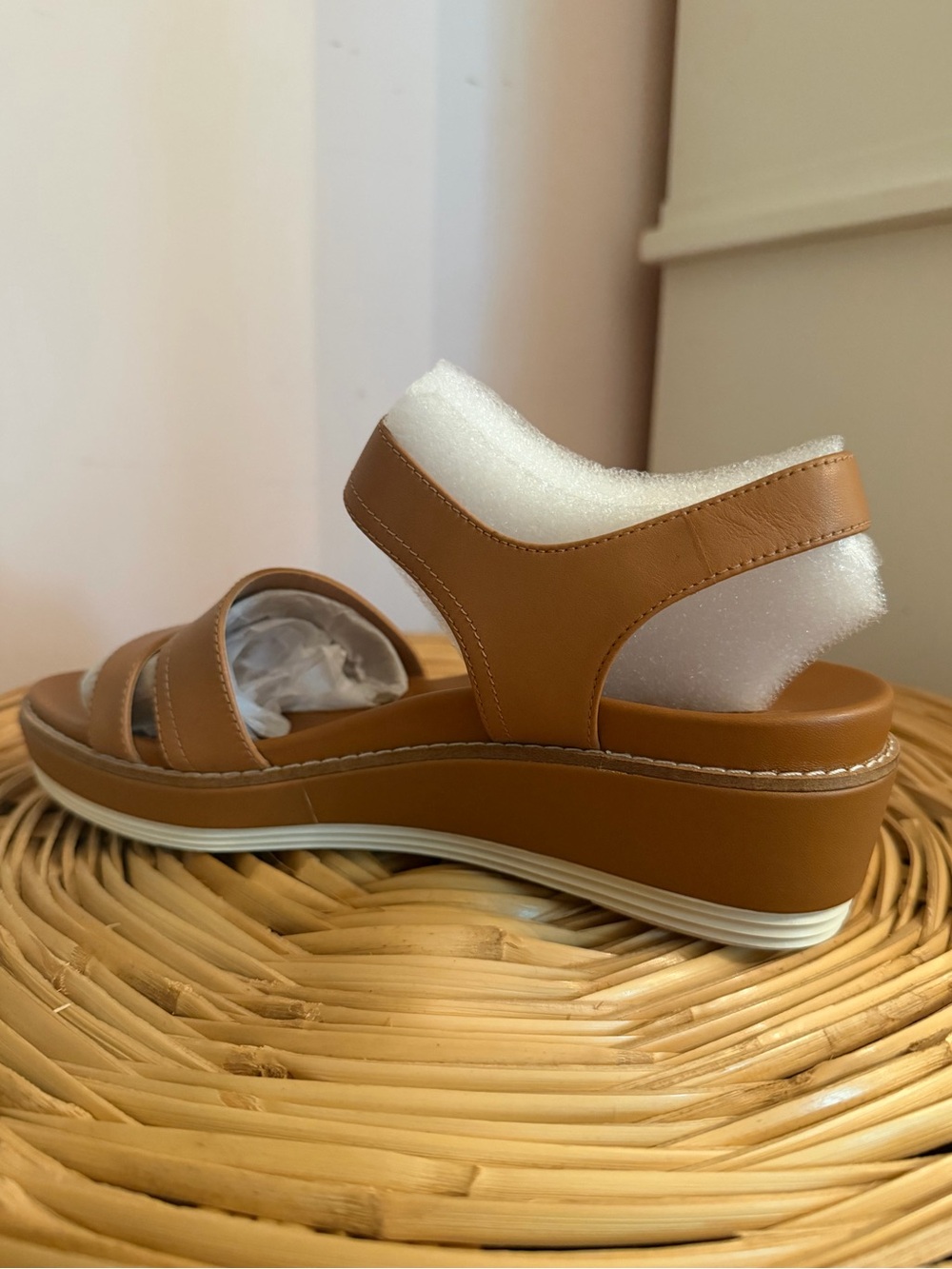 NEW IN BOX Cole Haan Pecan Platform Sandals in Tan Leather - Picture 4 of 4
